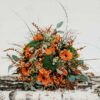 Kytice z květin v oranžových odstínech - objednat online Brno