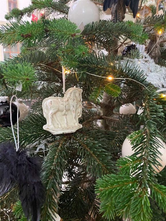 Dekorace na vánoční stromeček - bílý koník