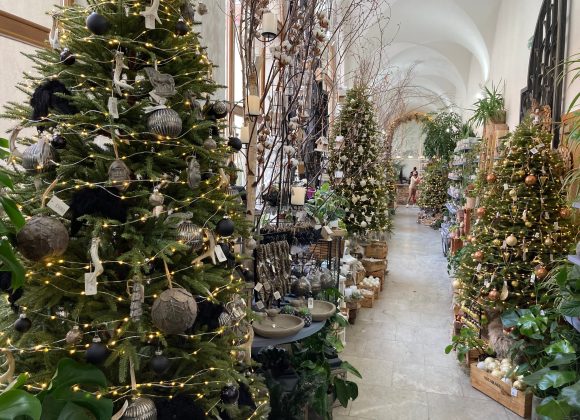 Vánoční výzdoba a adventní věnce 2021 Květinářství GALERIE Brno